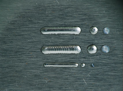 <a href='http://www.qutaob.com/product/3.htm' class='text_a'>模具激光焊機(jī)</a>修復(fù)鏡面模具效果